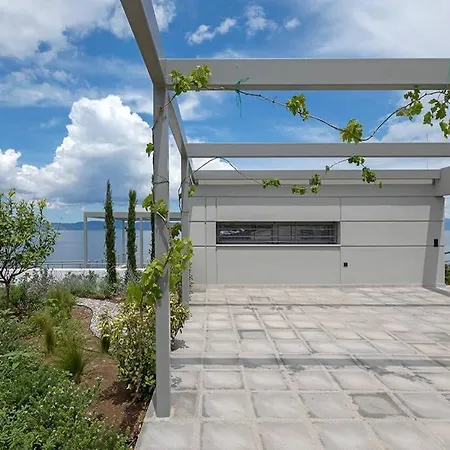 Theologos Βίλα Θεολόγος